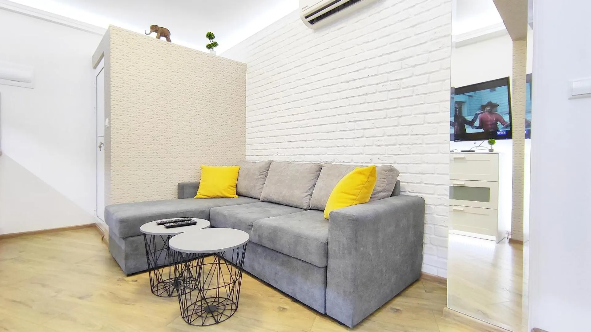 Ally'S Place Studio Varna